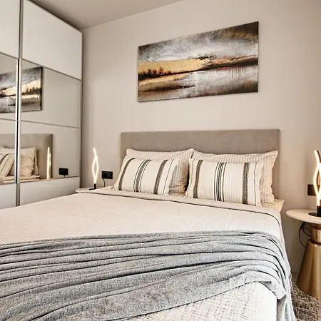 Designer Oasis - Cristianos Apartment