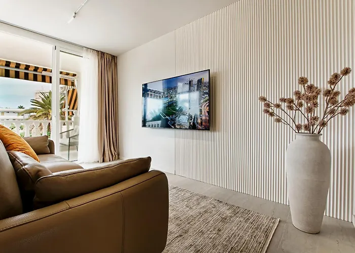 Designer Oasis - Cristianos Apartment